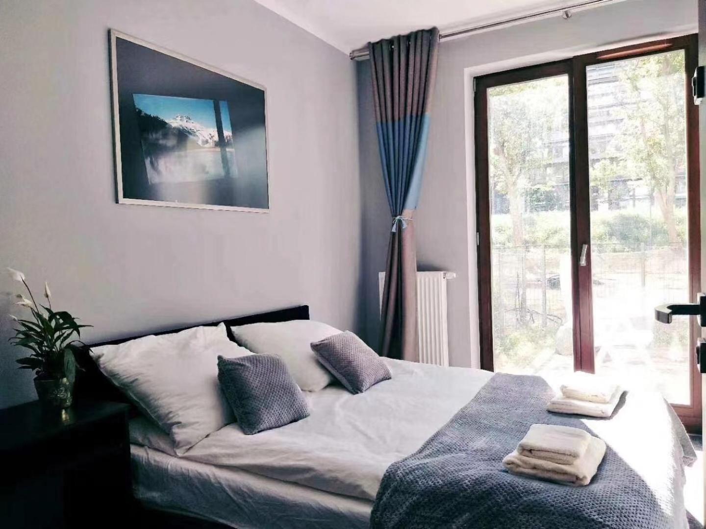 Airport Comfy Guest Home Varsóvia Exterior foto